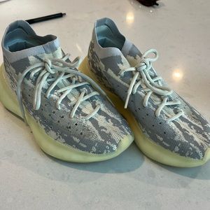 Yeezy sneakers used a few times